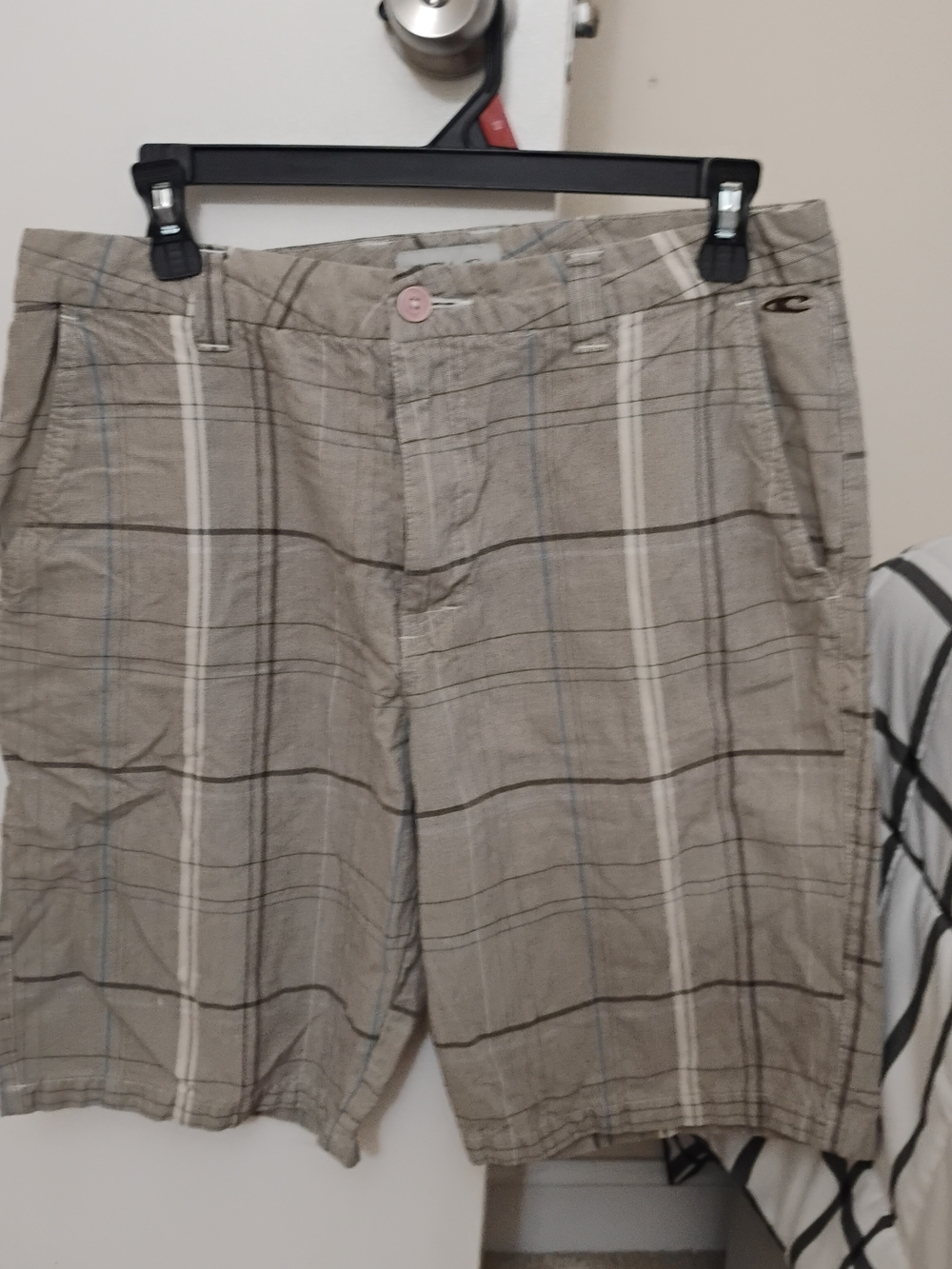 O'Neill Men's Beige Plaid Flat-Front Shorts